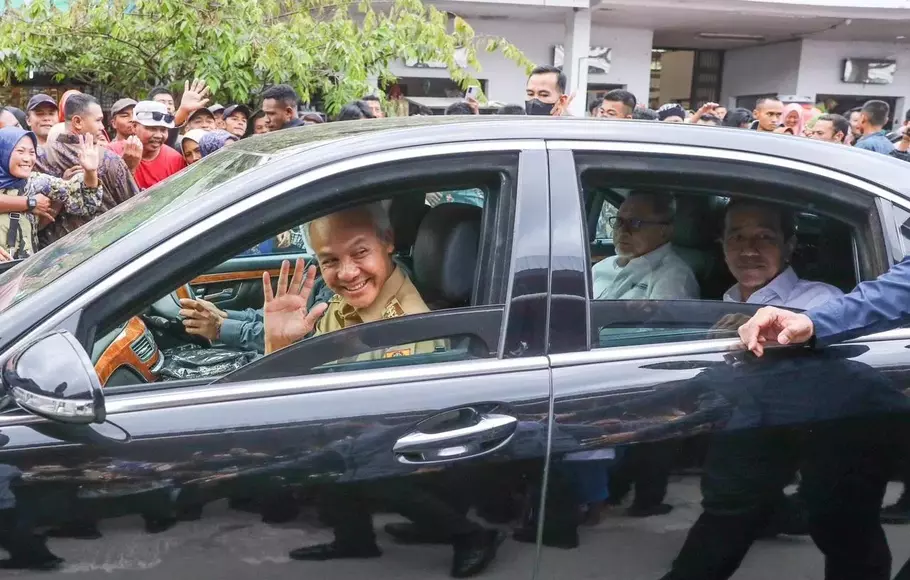 Ganjar Satu Mobil dengan Jokowi Saat Blusukan di Boyolali