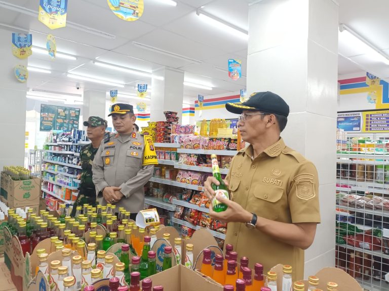 Jelang hari Raya Idul Fitri 1444-H, Kapolres Murung Raya Bersama Unsur Forkopimda Sidak Pasar Cek Stok dan Harga