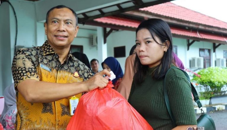 Kejaksaan Negeri Murung Raya Gelar Pasar Murah