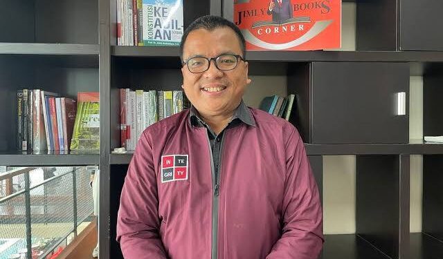 Denny Indrayana: Demonstrasi di Melbourne untuk Minta Jokowi Hentikan ‘Cawe-Cawe’ dan Dinasti Politik Keluarga dalam Pemilu 2024