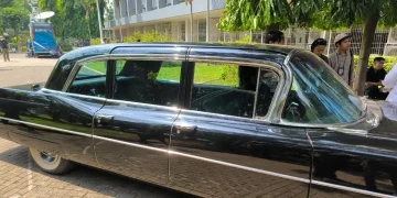 Relawan Mulai Penuhi Tugu Proklamasi, Ganjar-Mahfud Akan Naik Mobil Dinas Soekarno ke KPU