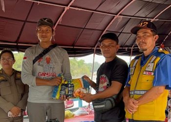 Relawan GBK Kota Palangka Raya Beri Bantuan Korban Kebakaran di Petuk Ketimpun Bawah