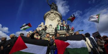 Aksi Demo Bela Palestina di Paris Hingga Autralia