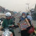 Kabut Asap Kembali Melanda, Relawan Ganjar Bersama Kalteng Barito Selatan Bagikan Masker