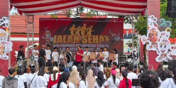 KPU Kalteng dan KPU Palangka Raya Gelar Jalan Sehat Meriah untuk Sukseskan Pilkada 2024