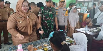 Program Makan Bergizi Gratis Perdana Dilaksanakan di Kotawaringin Timur
