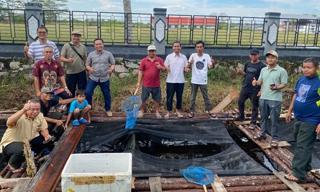 Panen Perdana Kelompok Perintis Kampung Pangan Tampung Penyang, Camat Jekan Raya Beri Apresiasi