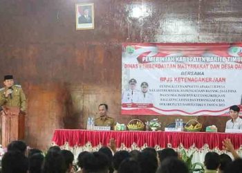 Bupati Barito Timur Buka Sosialisasi Pengadaan Barang/Jasa dan Manfaat BPJS Ketenagakerjaan untuk Aparatur Desa