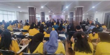 OJK Kalteng Edukasi Mahasiswa UPR Soal Bahaya Keuangan Ilegal dan Literasi Digital