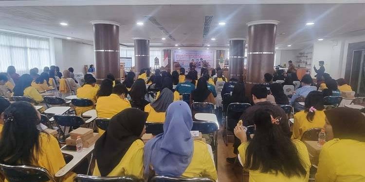 OJK Kalteng Edukasi Mahasiswa UPR Soal Bahaya Keuangan Ilegal dan Literasi Digital